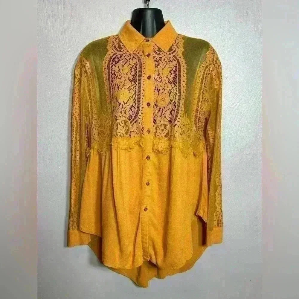 Skylar & Jade Lace High Low Button Top Shirt Long Sleeve Size Small